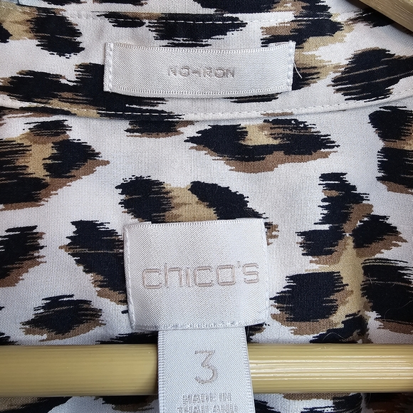 Chico's Women's Animal Print Long Sleeve V-Neck Button Up Top Size Large 16 / 18 - Picture 4 of 13